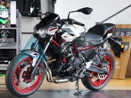 Black Silver Red - Kawasaki Z650 (2020-2025) ABS Fairings | Apex Fairings — view 1